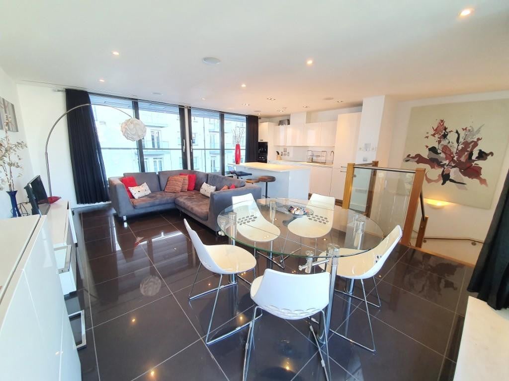 Flat East Tenter Street in Greater London