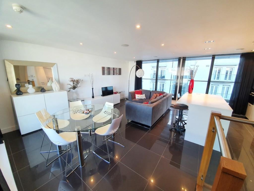 Flat East Tenter Street in Greater London