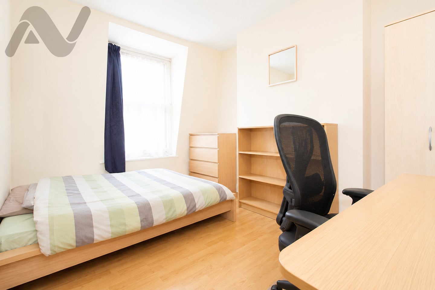 Flat Hampden Road in Greater London