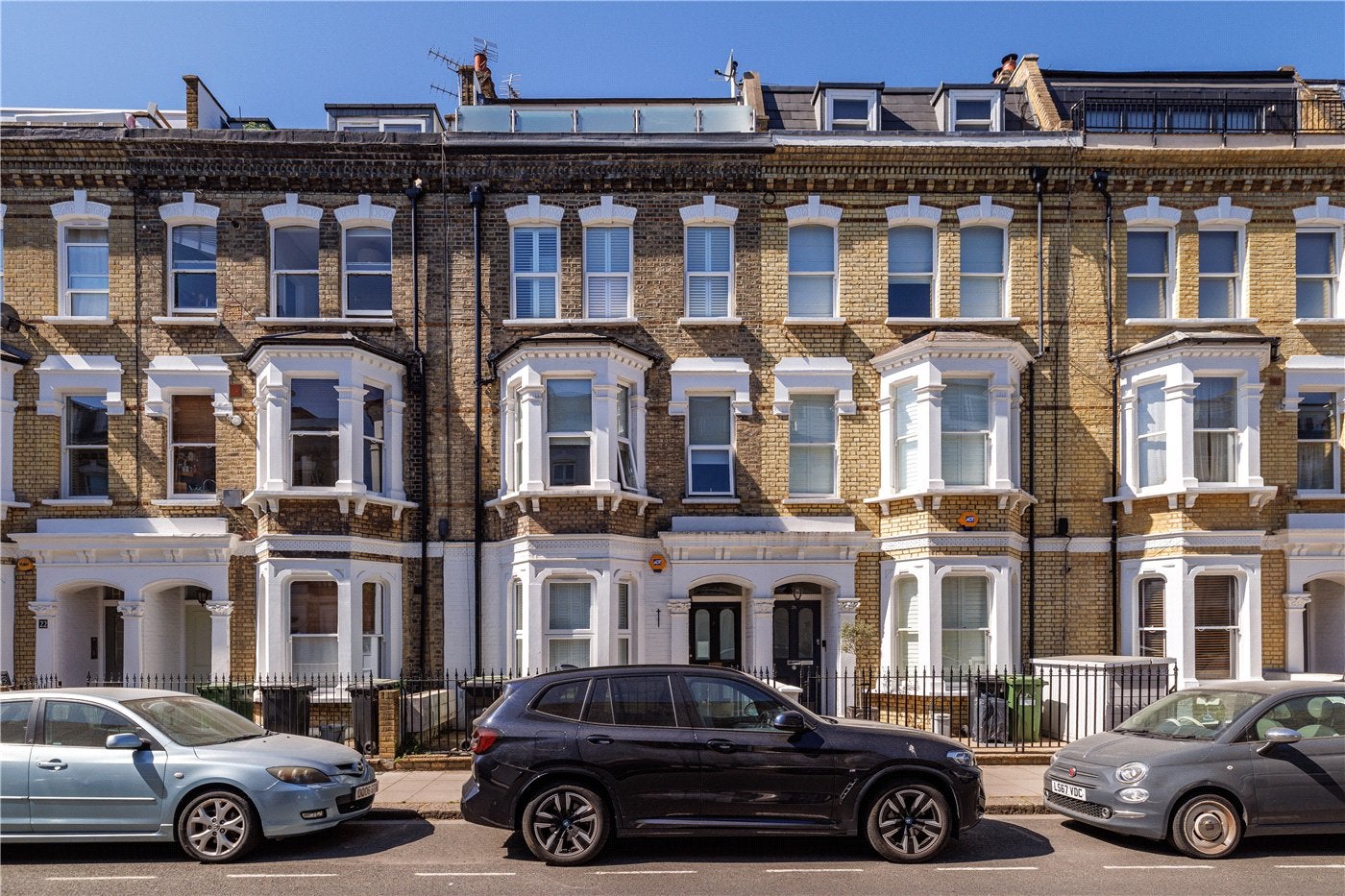 Flat Radipole Road in Greater London