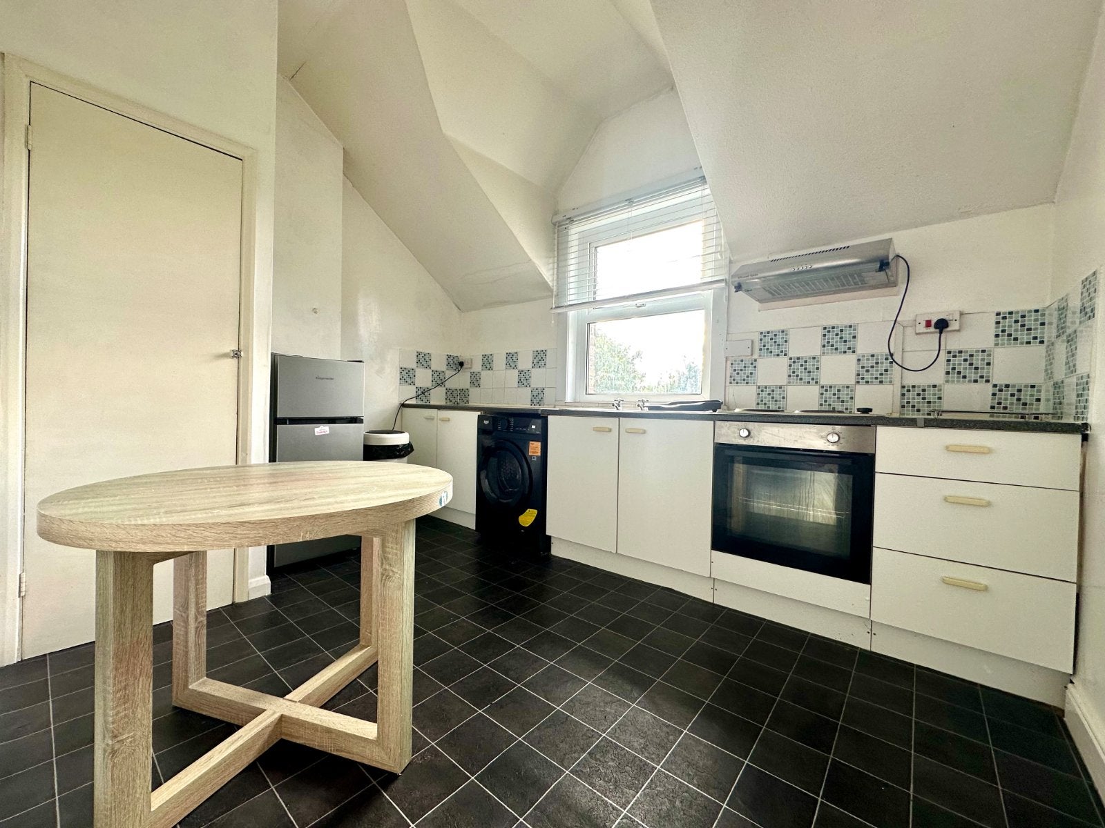 Flat Cuthbert Road in Thanet