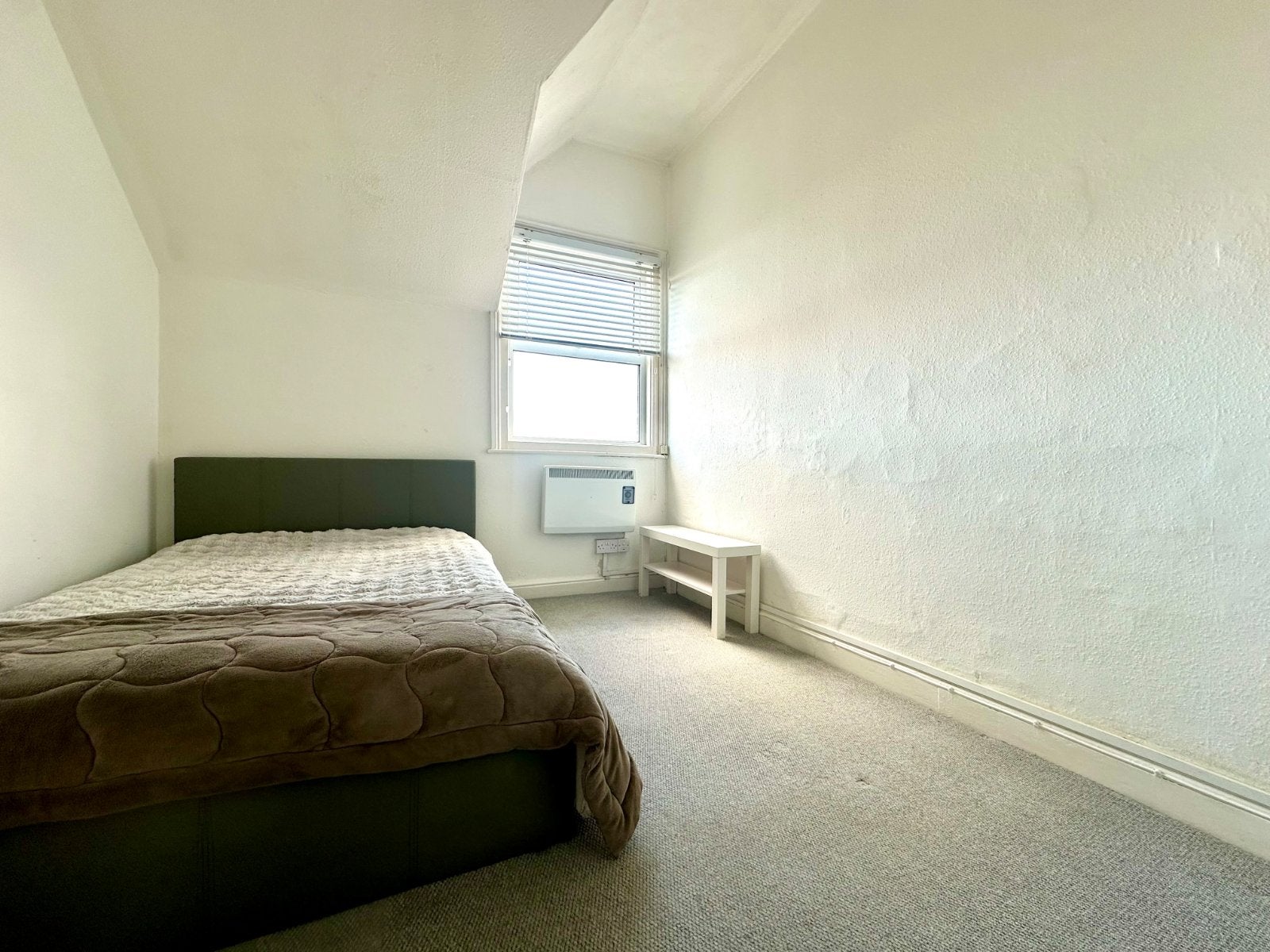 Flat Cuthbert Road in Thanet