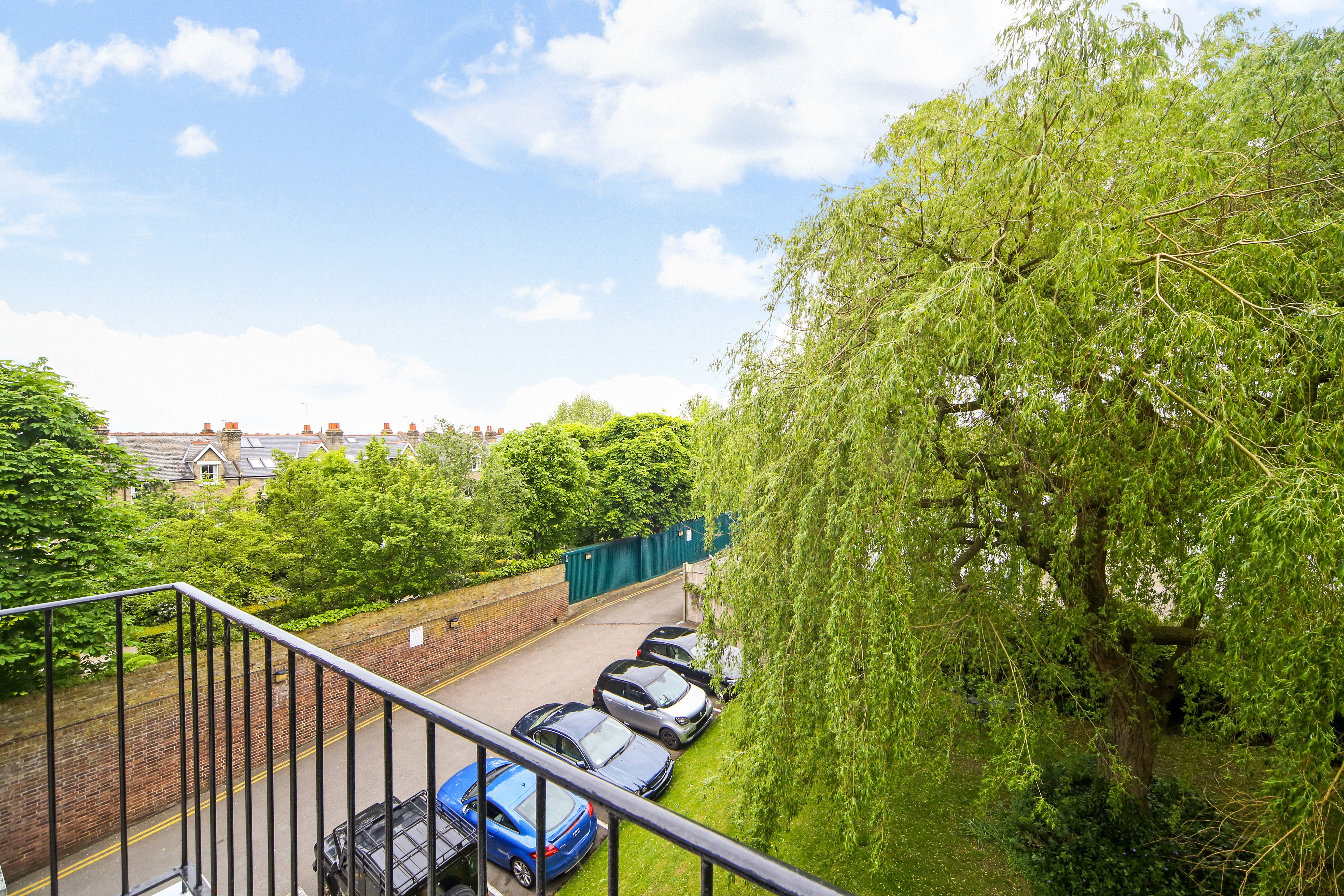 Flat Richmond Hill in Greater London