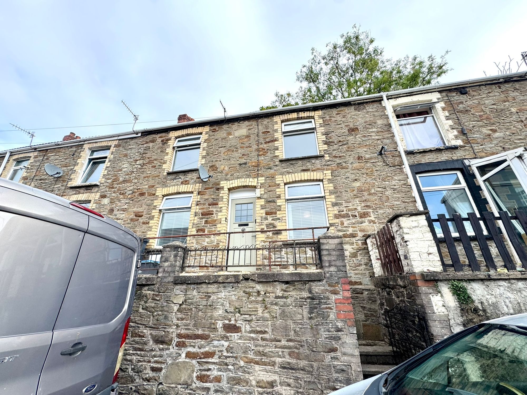 House Blaen-Cyffin Road in Llanhilleth