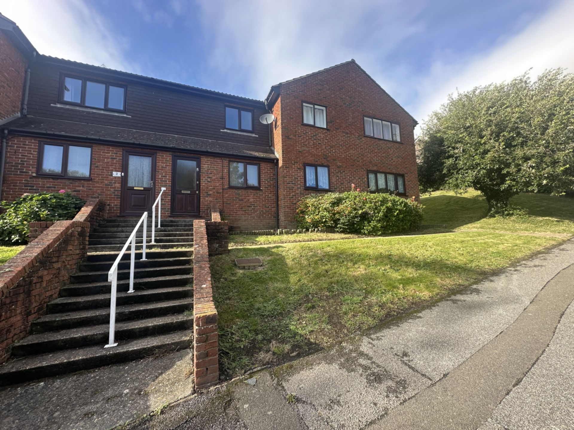 Flat Meadowbrook in Folkestone and Hythe District