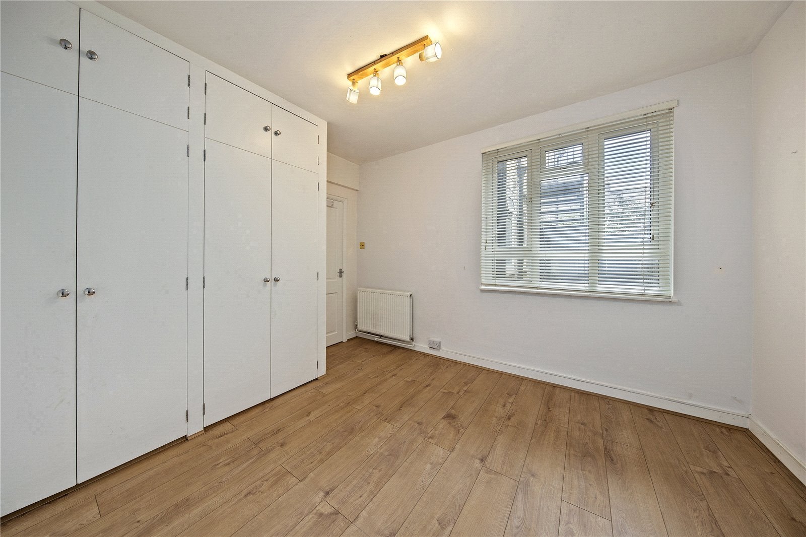 Flat Kenley Road in Greater London