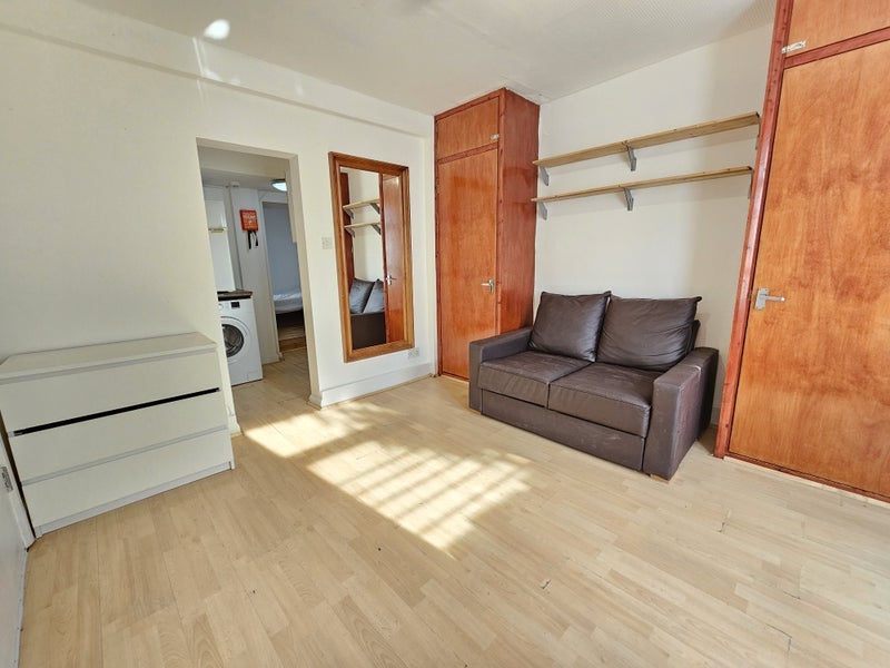 Flat Adelaide Grove in Greater London