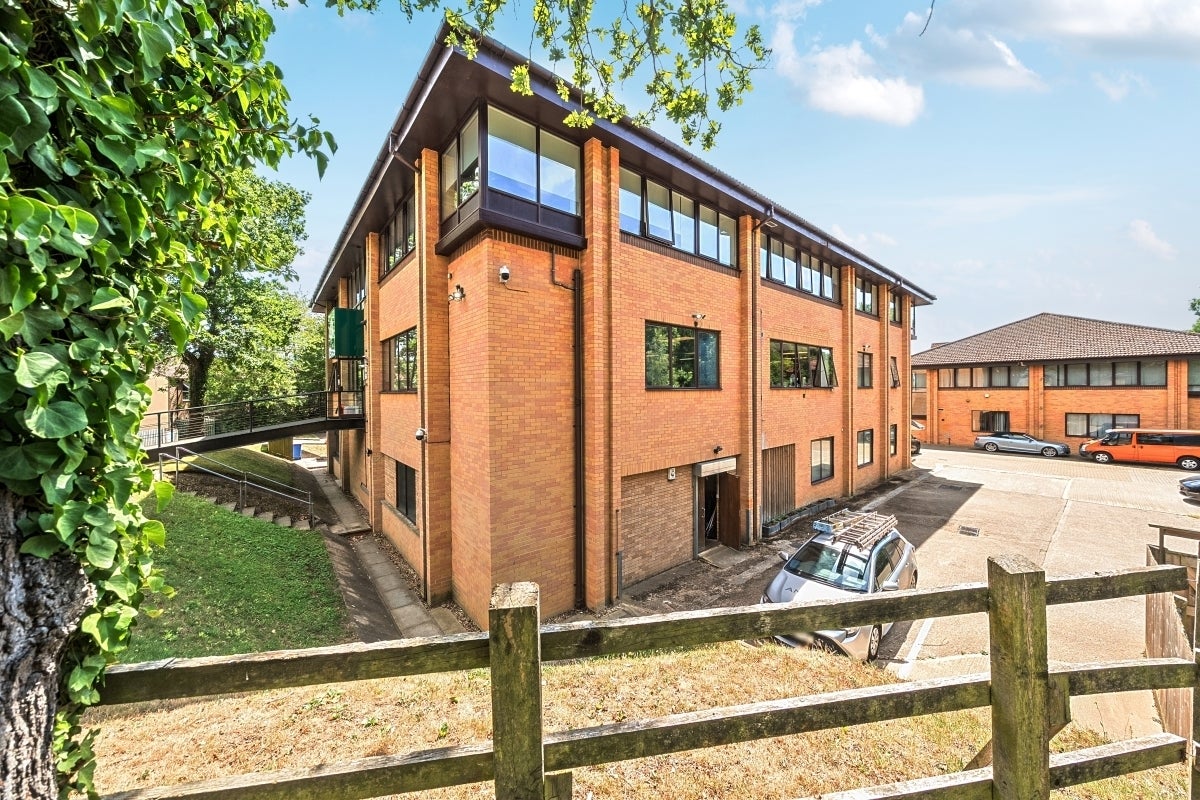 Flat Sandridge Park in St Albans