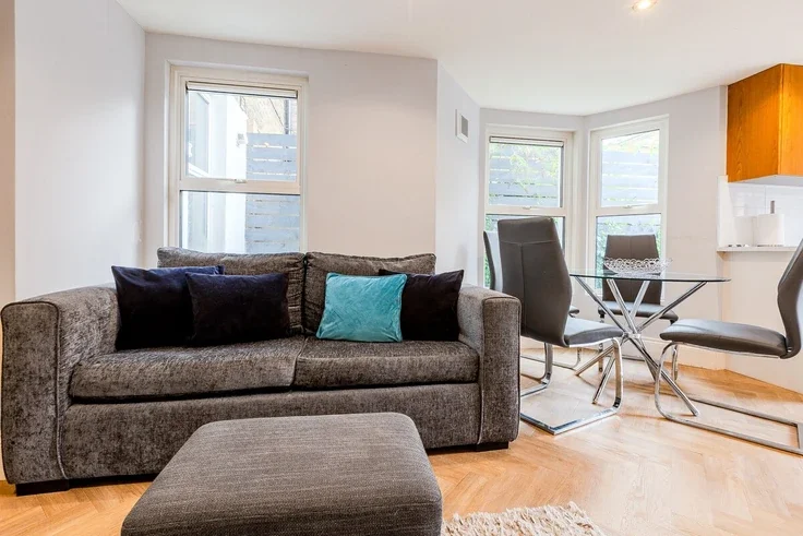 Flat Kilburn Park Road in City of Westminster