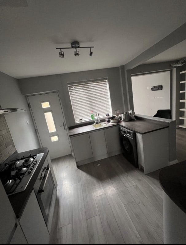 Room Richardson Crescent in Leeds
