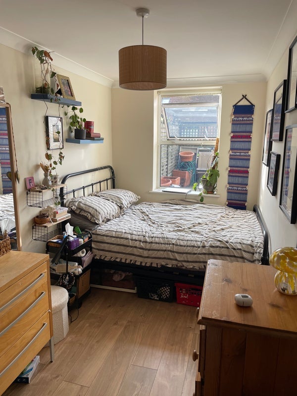 Flat Lee High Road in Greater London
