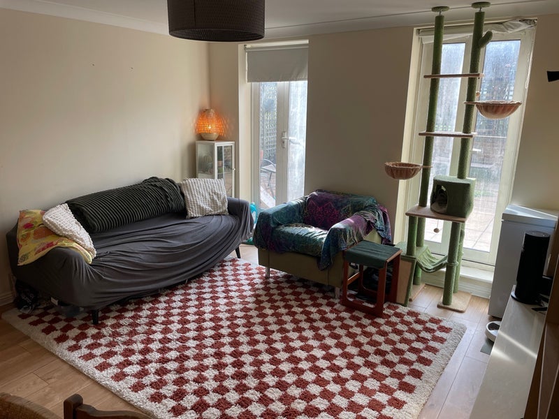 Flat Lee High Road in Greater London