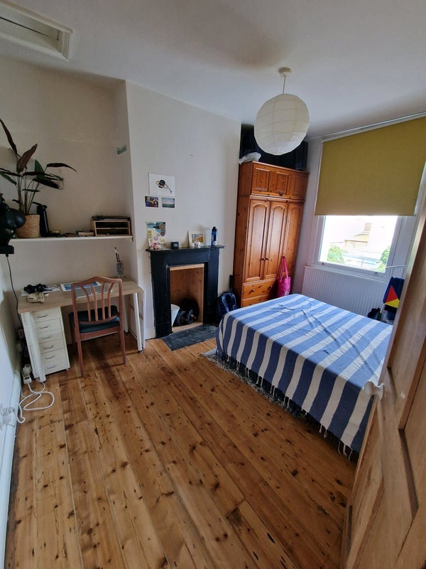 Room Davey Street in Bristol