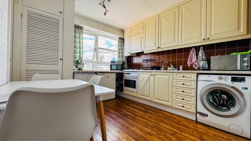 Room Leather Lane in Greater London