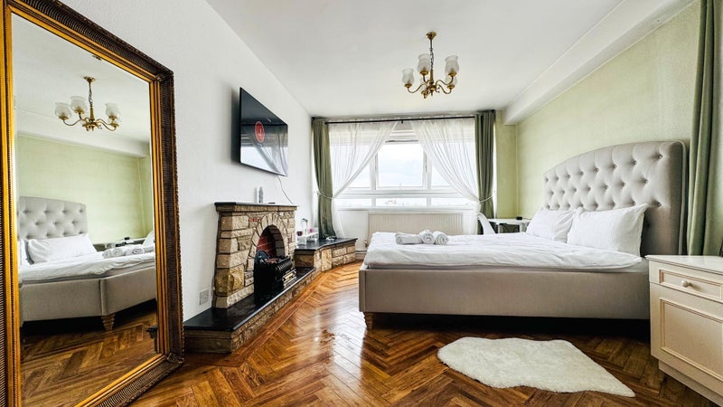 Room Leather Lane in Greater London