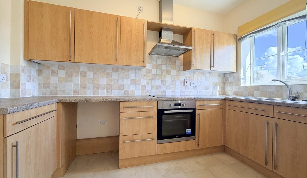 Flat Wadsley Court in Sheffield