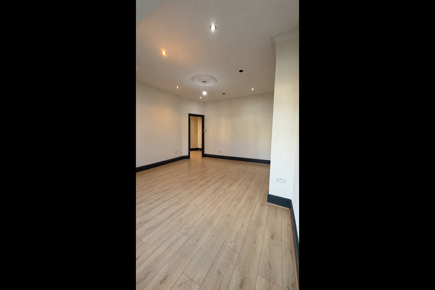 Flat Breamore Road in Greater London