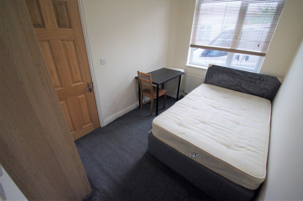 Room Coronation Road in Coventry