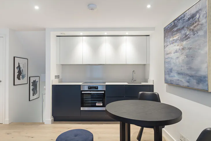 Flat Radnor Walk in Greater London