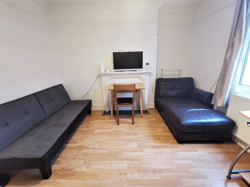 Flat Eversholt Street in Greater London