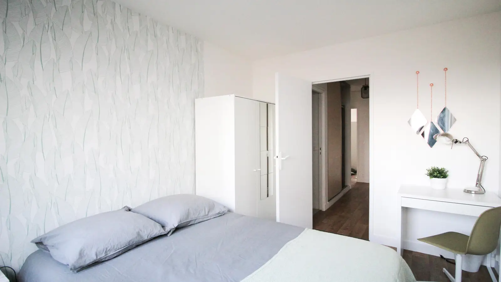 Flat Rue d'Alsace in Levallois-Perret