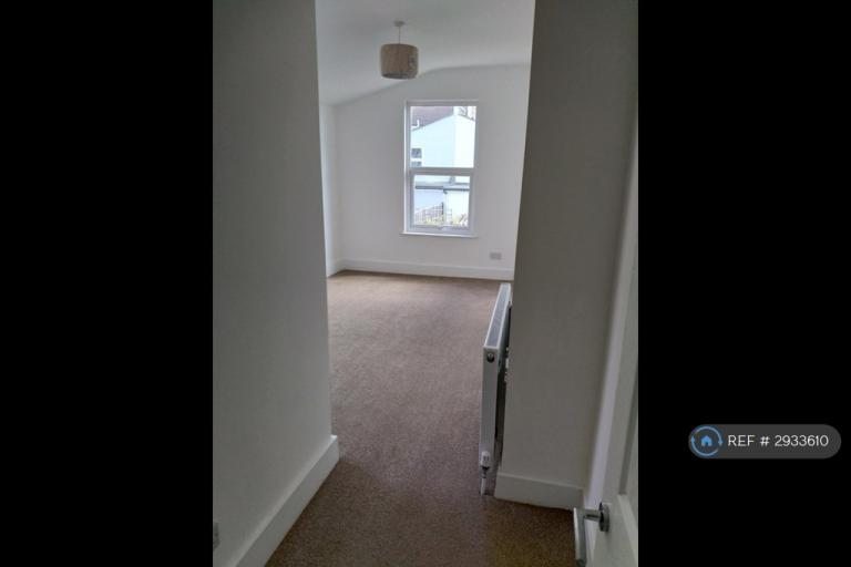 Room St Leonards Road in Southend-on-Sea