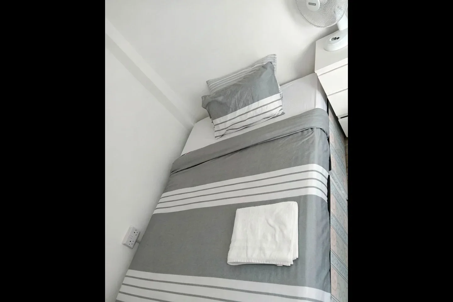 Flat Paget Road in Greater London