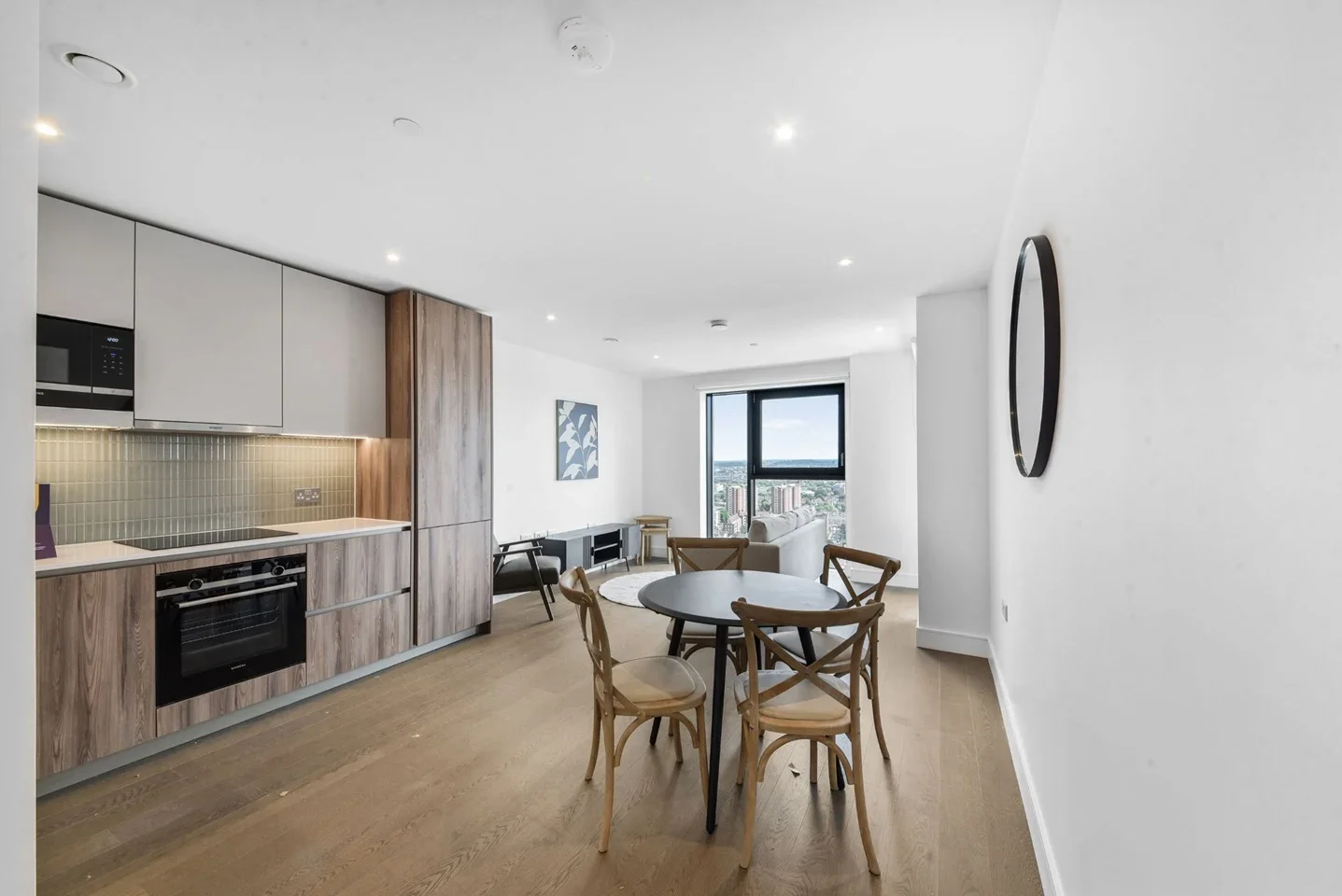 Flat Sayer Street in Greater London