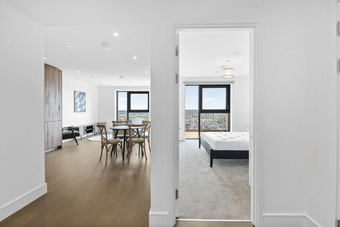 Flat Sayer Street in Greater London