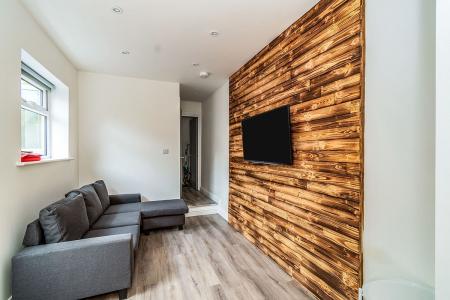 Room Collingwood Road in Portsmouth
