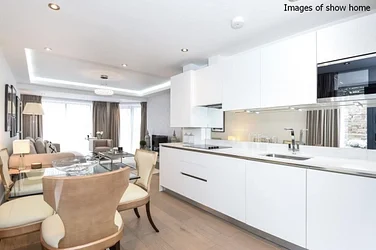 House Kingsmere Close in Greater London