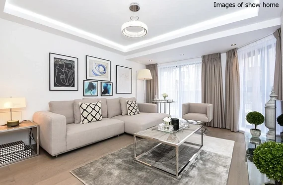 House Kingsmere Close in Greater London