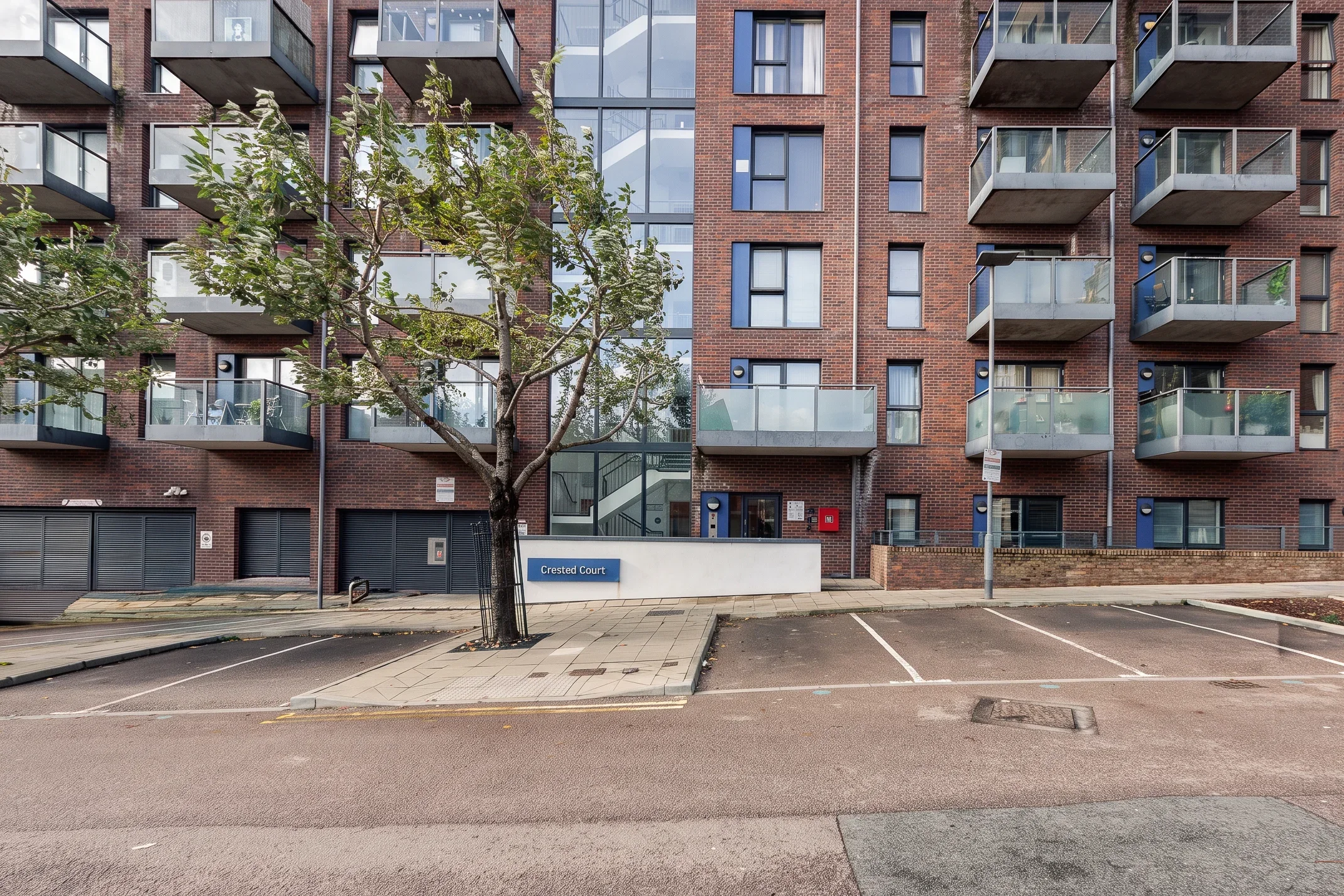 Flat Shearwater Drive in Greater London