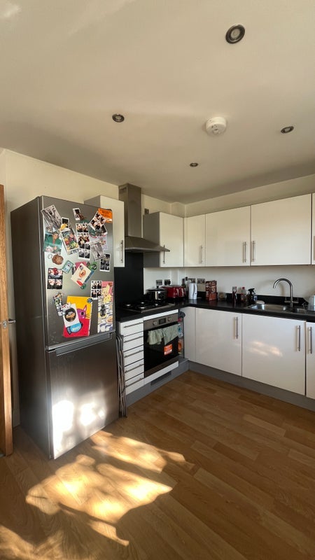 Room Blackstock Road in Greater London
