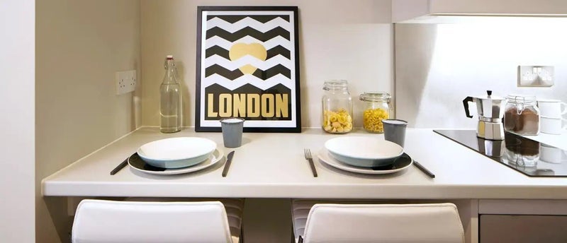 Room Paul Street in Greater London