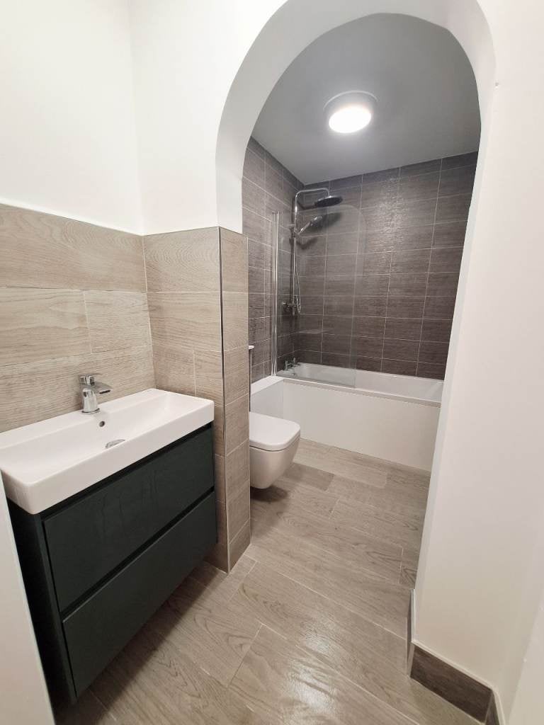 Flat Caledonian Place in City of Edinburgh
