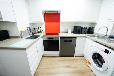 Flat Bainbrigge Road in Leeds