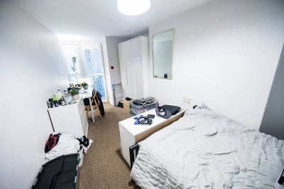 Flat Bainbrigge Road in Leeds