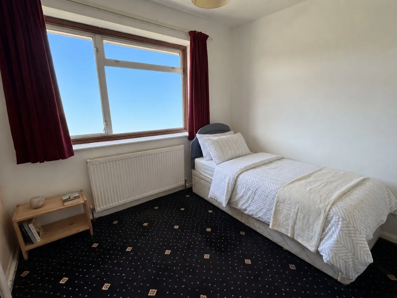 Room Fairfield Road in Greater London