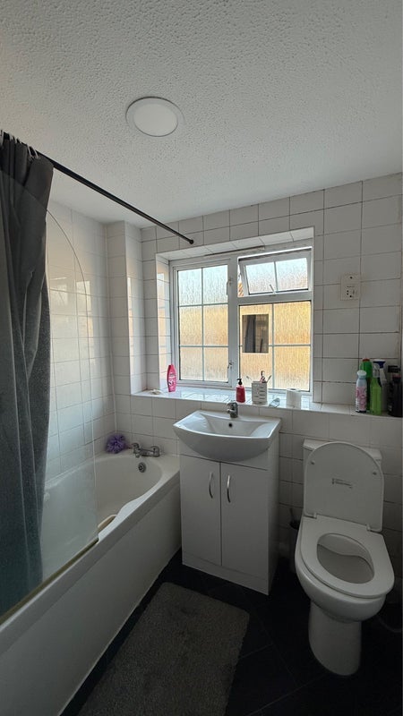 Room Paul Gardens in Greater London