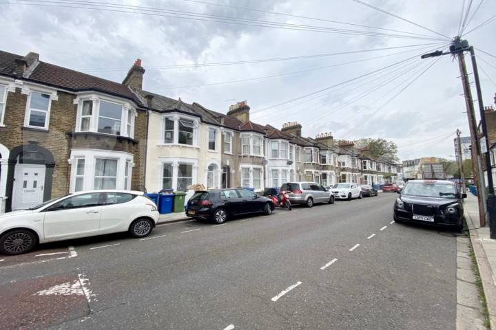 House Borough High Street in Greater London