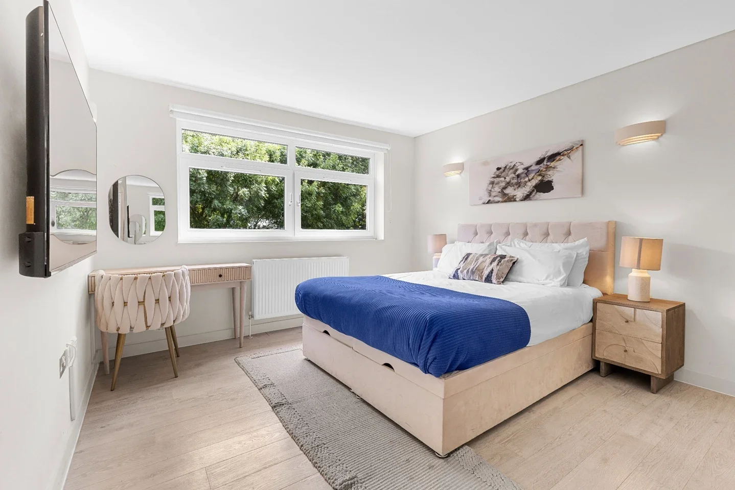 Flat Brondesbury Road in Greater London