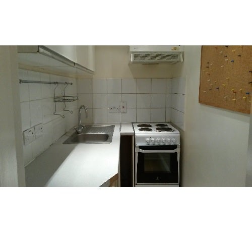 Flat Bedford Hill in Greater London