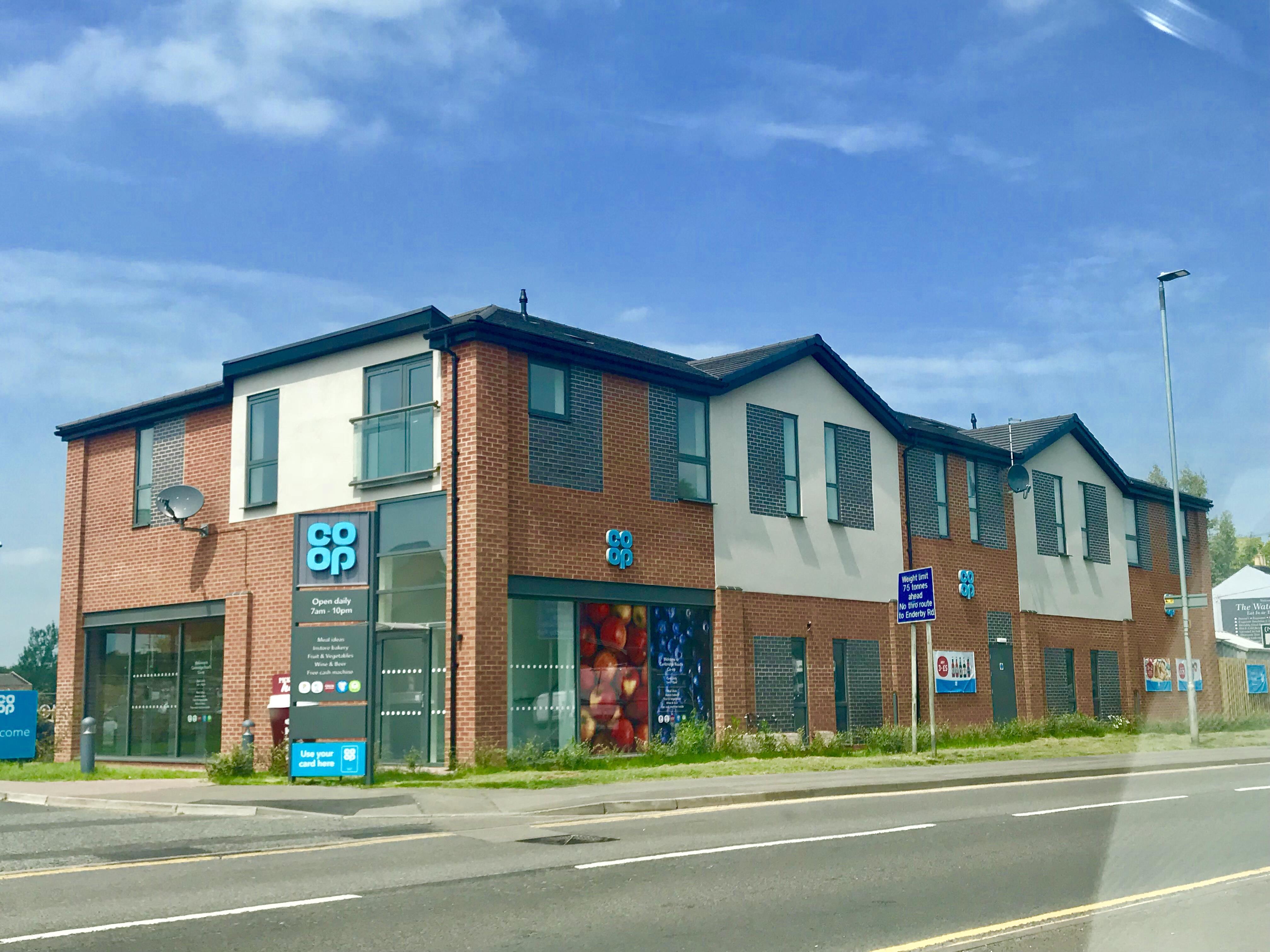 Flat Cambridge Road in Whetstone