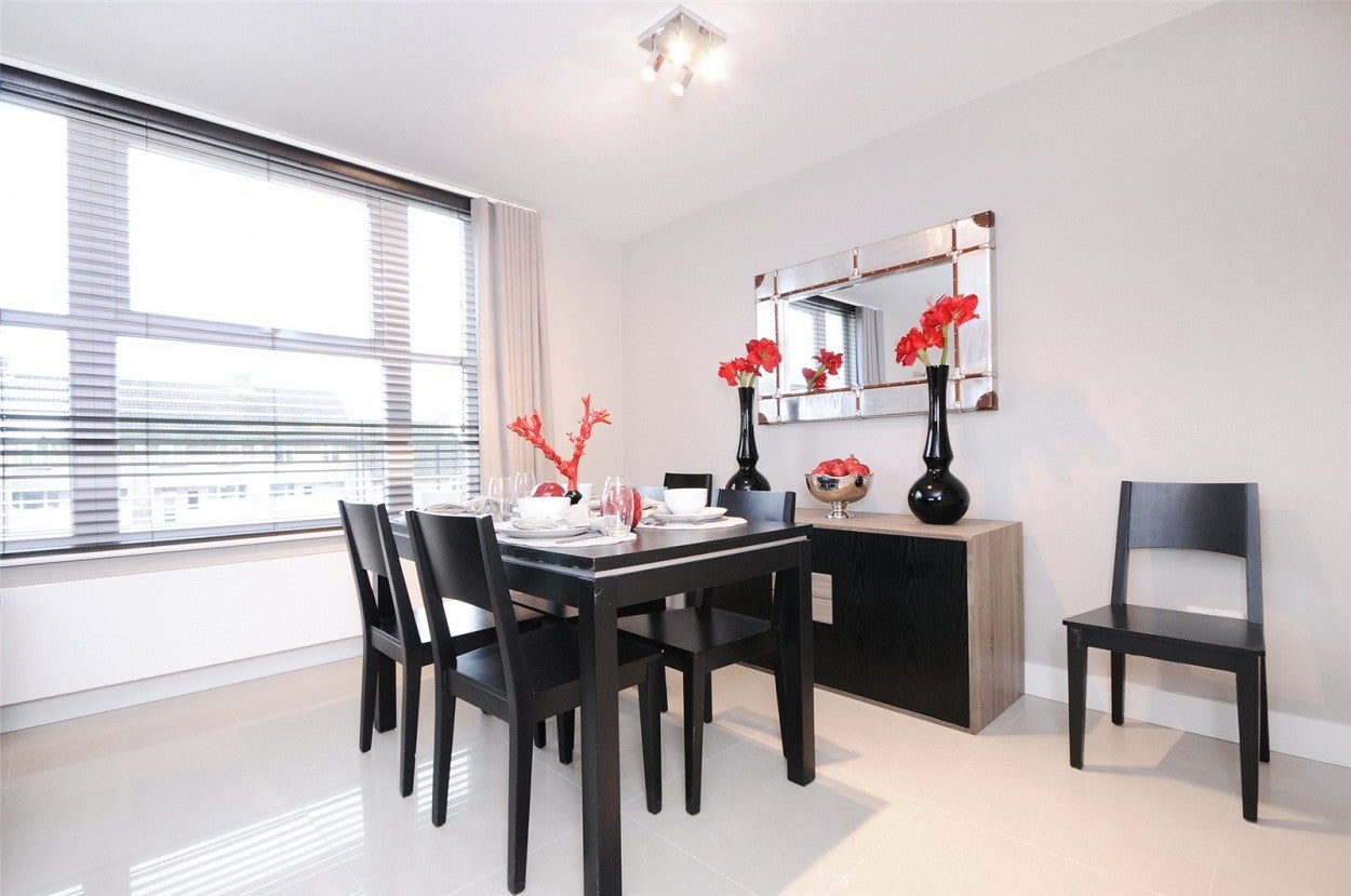 Flat Boydell Court in Greater London