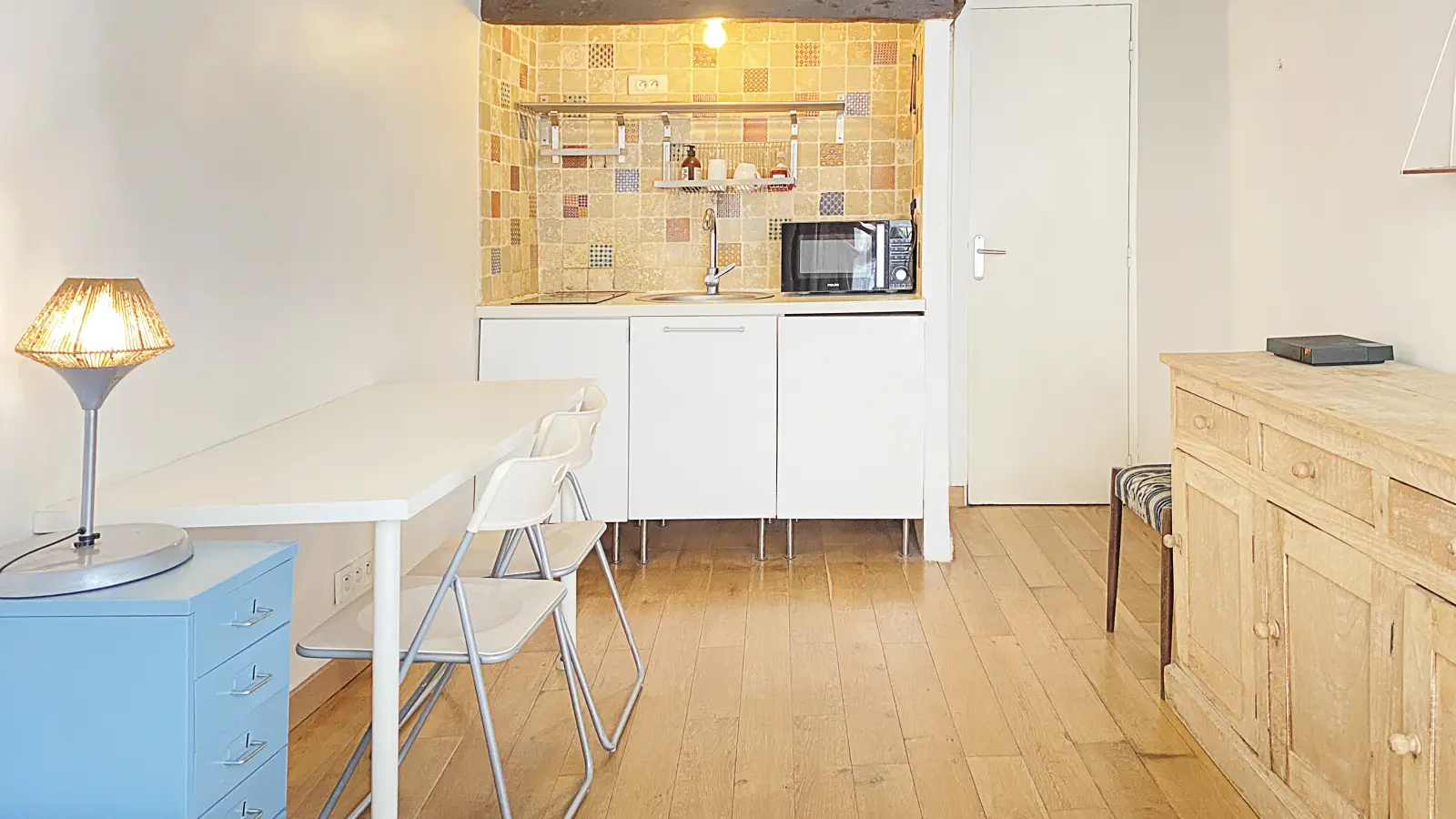 Room Rue Croix des Petits Champs in Paris
