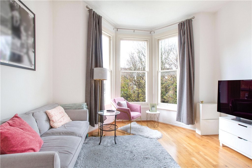 Flat Sinclair Road in Greater London
