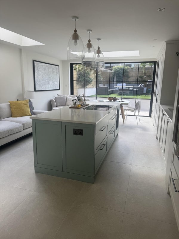 Room Mexfield Road in Greater London
