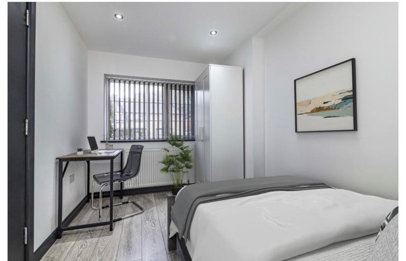 Room Beeston Road in Nottingham