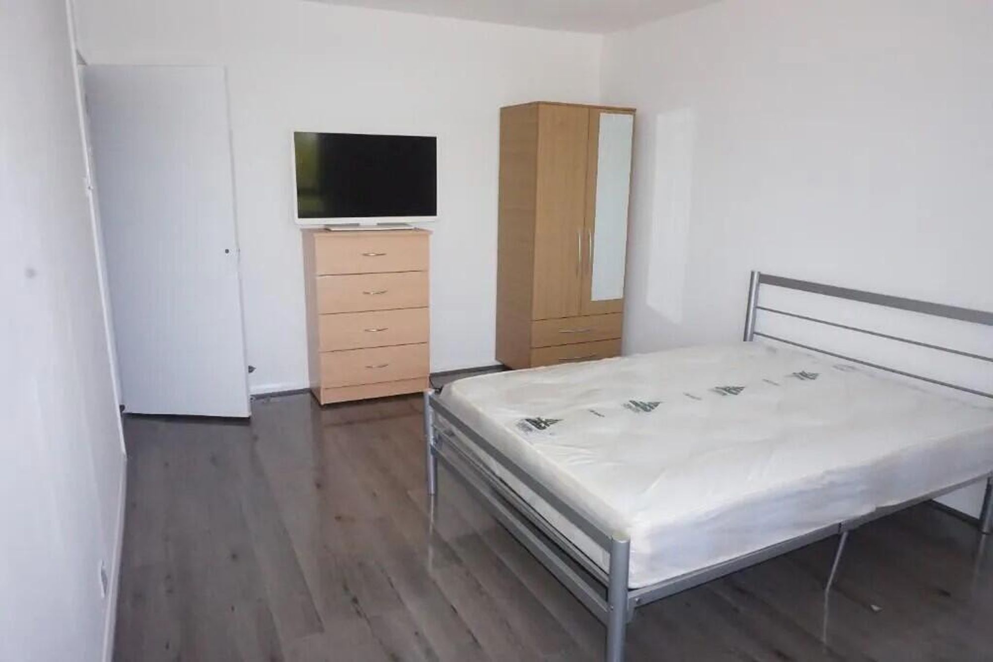 Room Cambridge Heath Road in Greater London